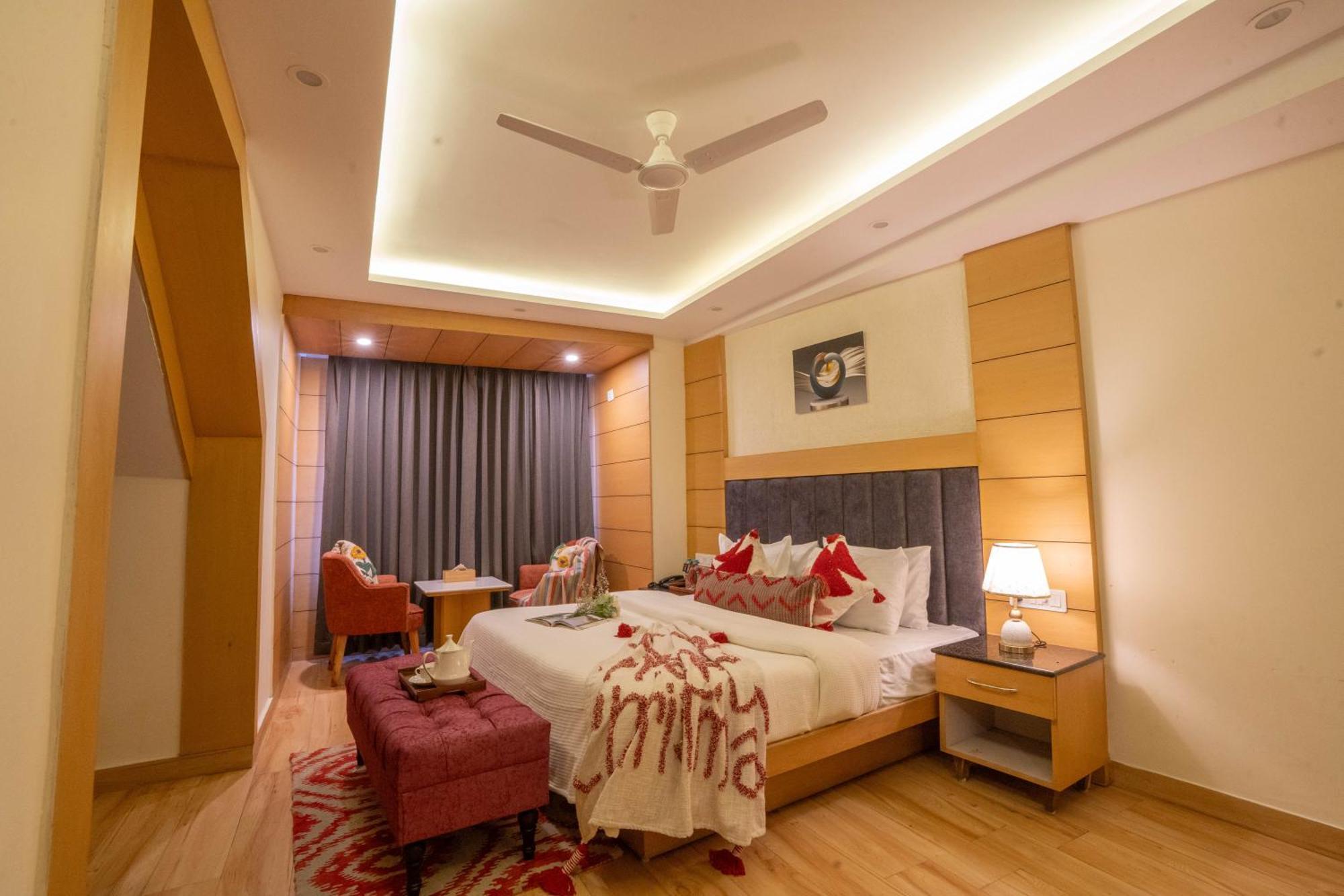 Perfectstayz Premium At Mall Road Массури Экстерьер фото