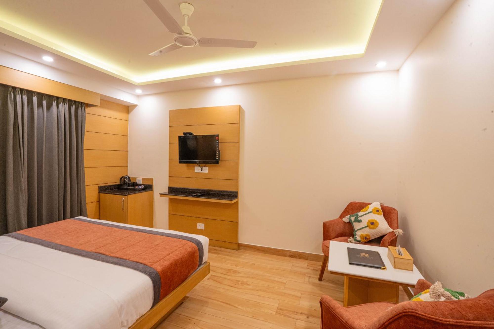 Perfectstayz Premium At Mall Road Массури Экстерьер фото