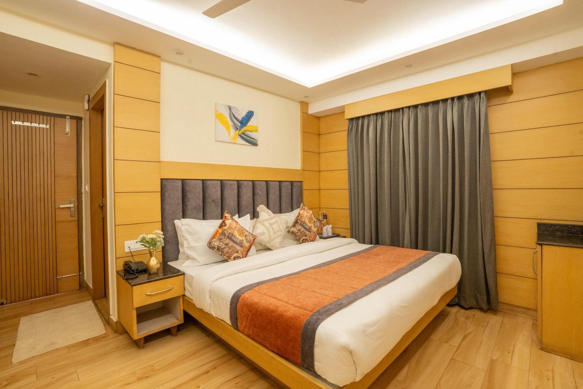 Perfectstayz Premium At Mall Road Массури Экстерьер фото