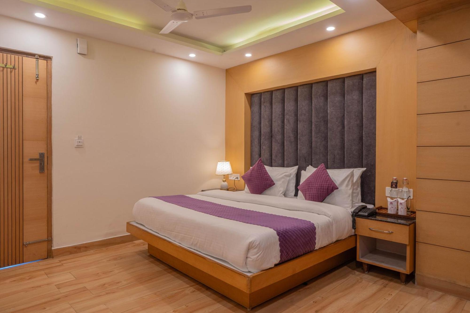 Perfectstayz Premium At Mall Road Массури Экстерьер фото