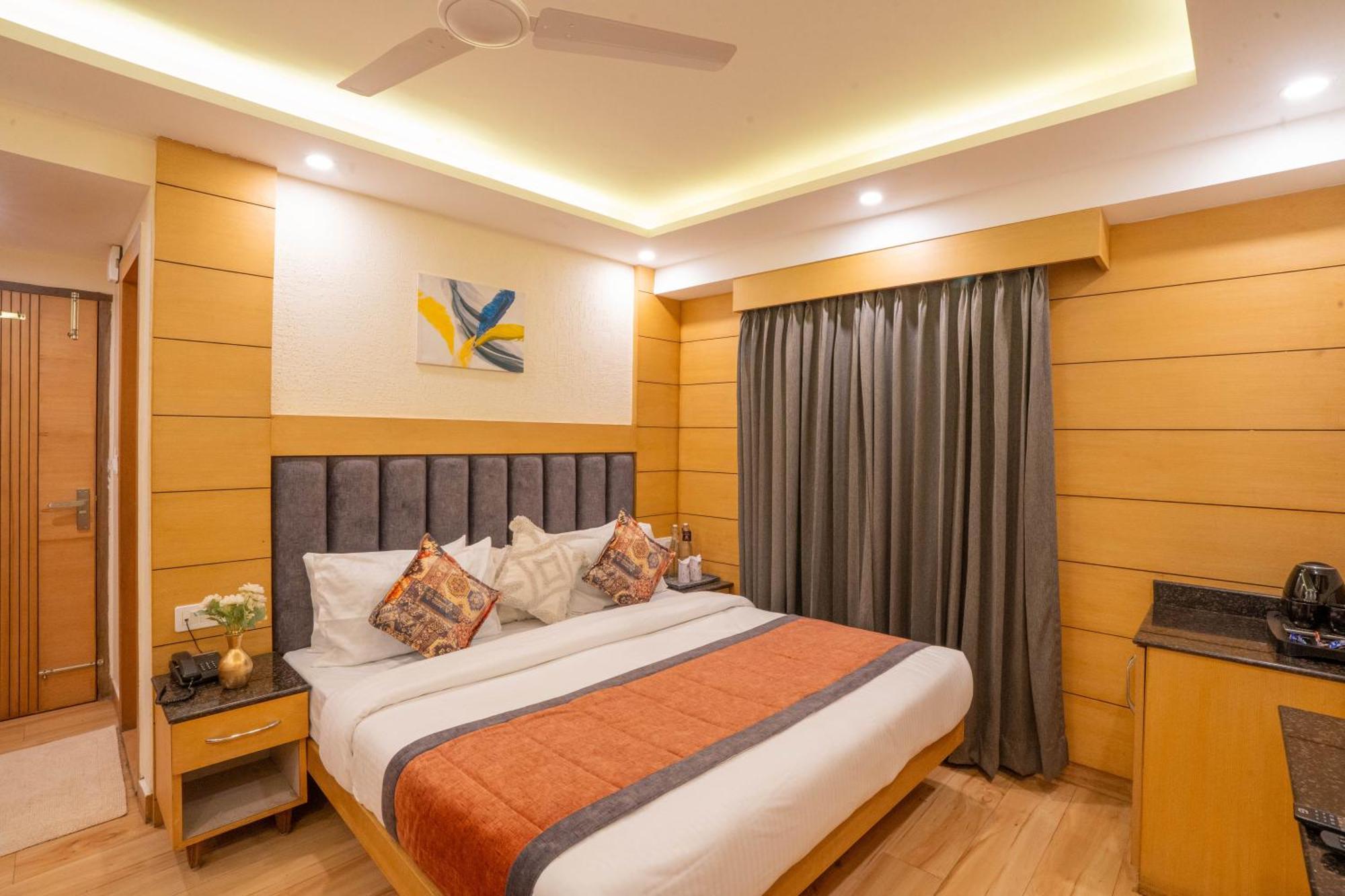 Perfectstayz Premium At Mall Road Массури Экстерьер фото