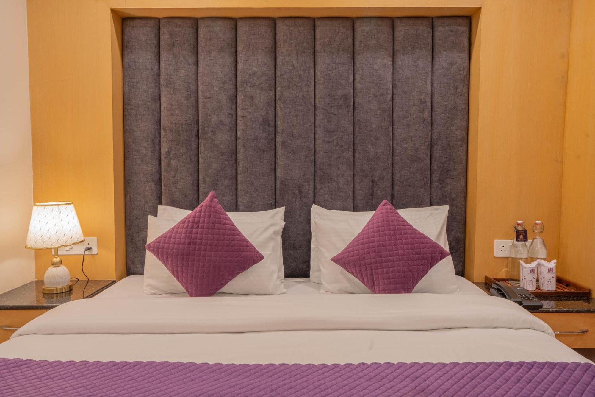 Perfectstayz Premium At Mall Road Массури Экстерьер фото