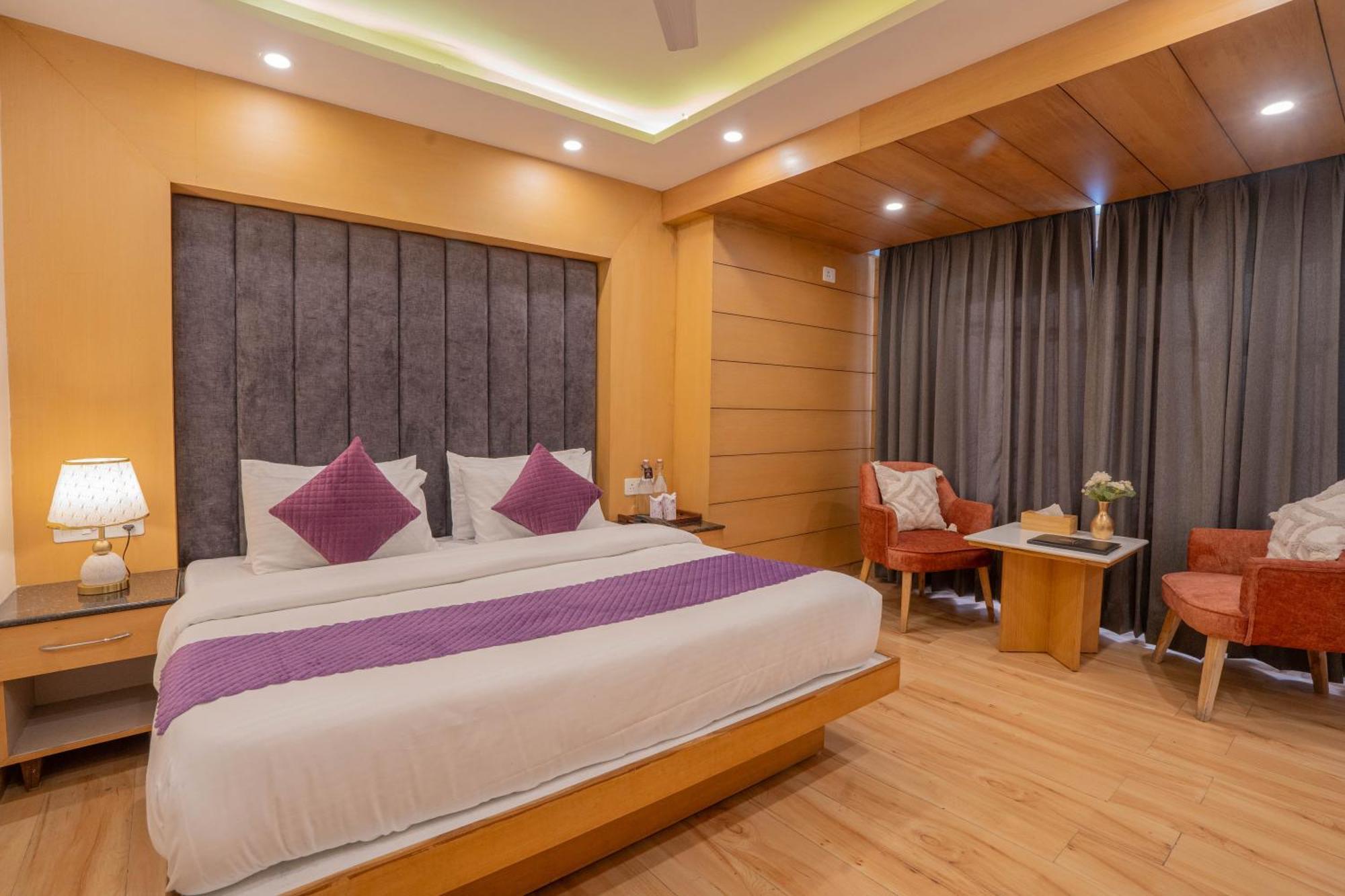 Perfectstayz Premium At Mall Road Массури Экстерьер фото