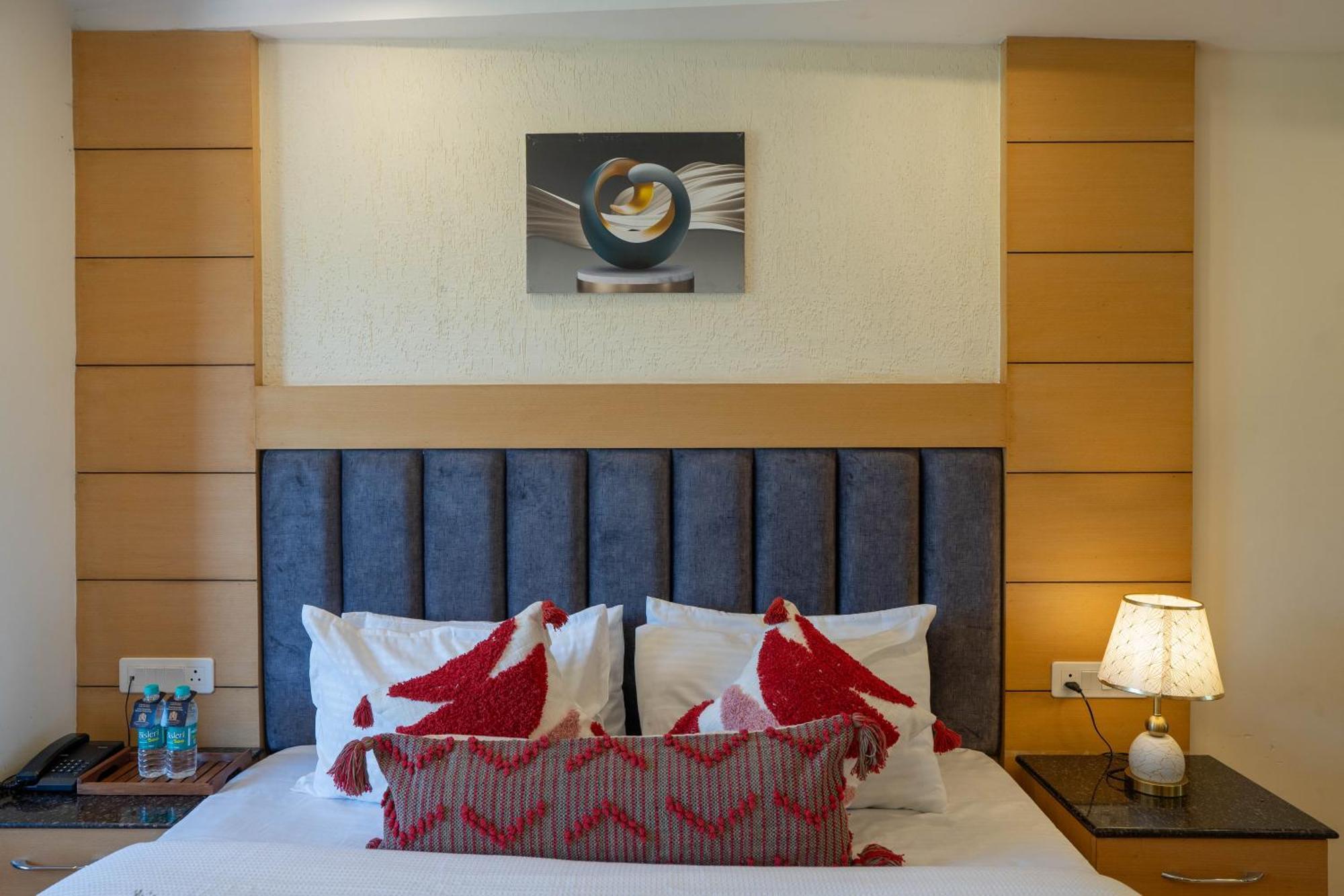 Perfectstayz Premium At Mall Road Массури Экстерьер фото