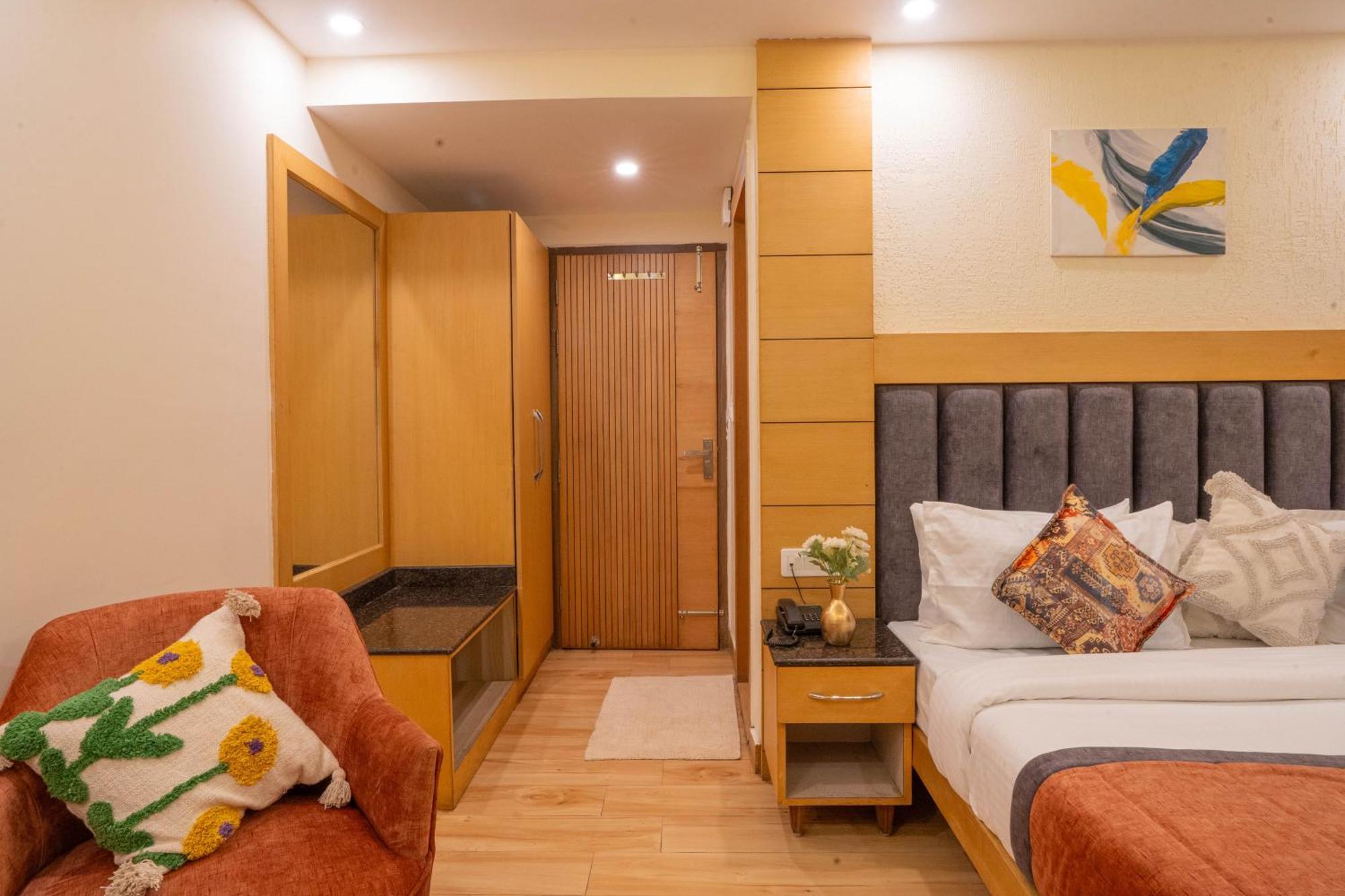 Perfectstayz Premium At Mall Road Массури Экстерьер фото